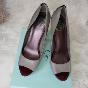 Jessica Simpson  heels
